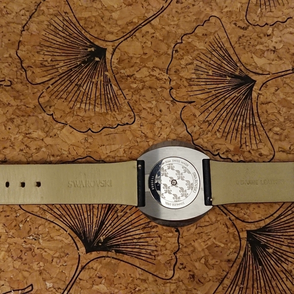 Swarvoski black watch - Picture 3 of 5